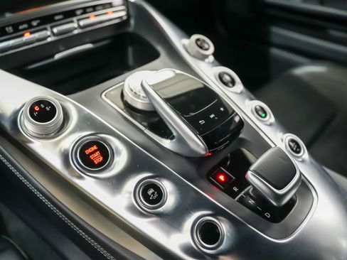 Used 2018 Mercedes-Benz AMG GT Roadster image 29