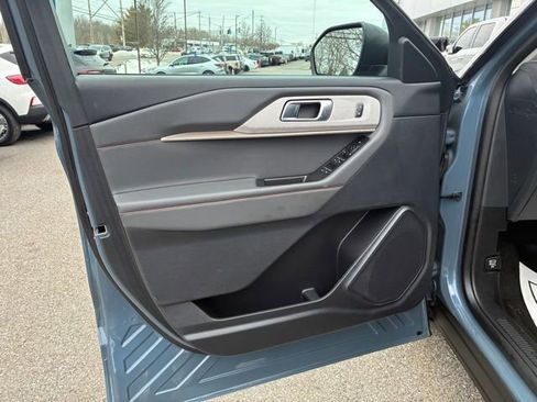 Certified 2025 Ford Explorer Active image 17