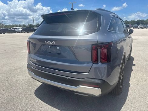Certified 2024 Kia Sorento SX FWD image 3