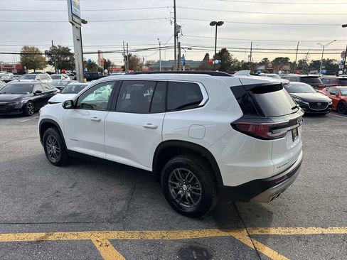 Used 2025 GMC Acadia Elevation image 6