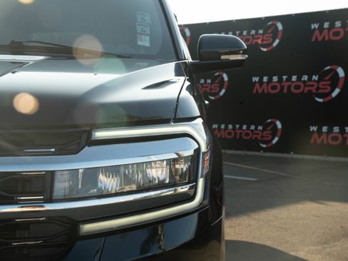 Used 2024 Ford Expedition Max Limited image 12