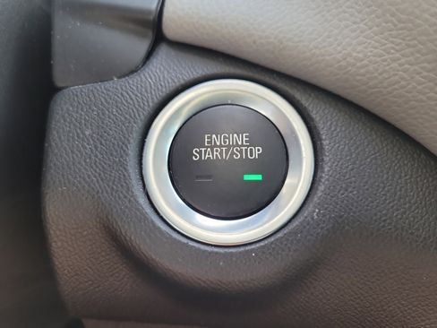 Used 2022 Chevrolet Equinox LS FWD image 28