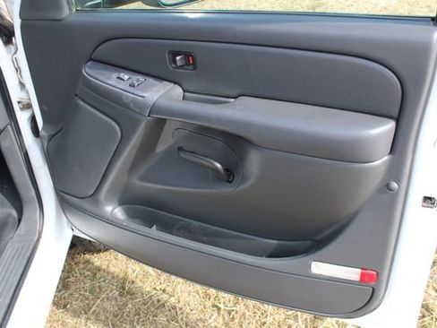 Used 2006 Chevrolet Silverado 2500 W/T w/ Heavy-Duty Power Package image 27