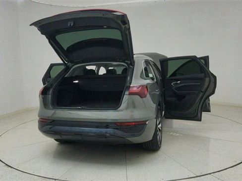 Used 2024 Audi Q8 e-tron Premium image 75