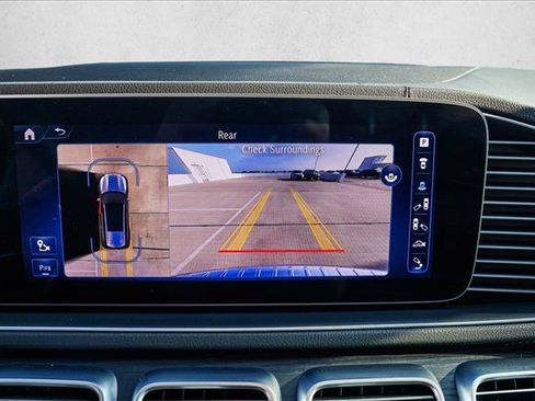 Used 2024 Mercedes-Benz GLS 580 4MATIC image 19