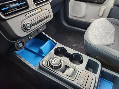 New 2025 Ford Maverick XLT image 16