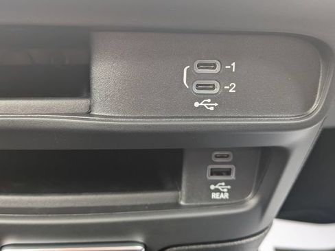 New 2026 Chrysler Pacifica Select FWD image 23