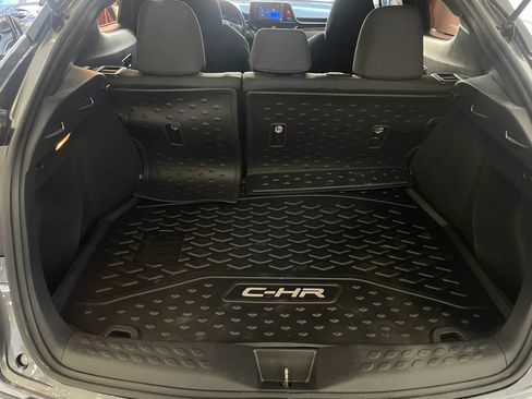 Used 2018 Toyota C-HR XLE FWD image 21