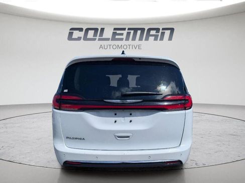 Used 2023 Chrysler Pacifica Touring-L FWD image 25