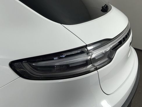 Certified 2023 Porsche Macan S image 16