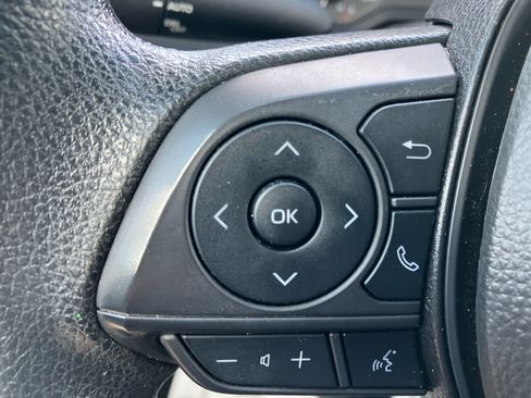 Used 2025 Toyota Corolla LE FWD image 16