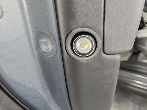 Used 2024 Rivian R1S Adventure image 32