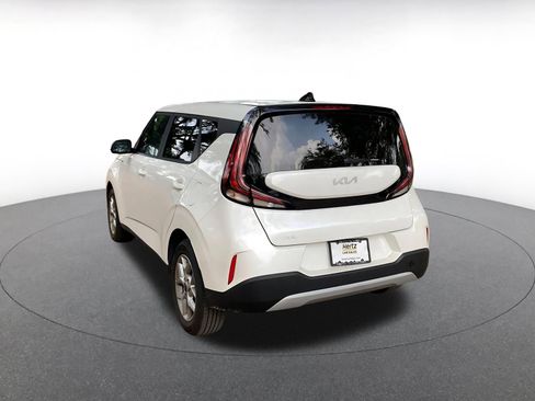 Used 2025 Kia Soul LX w/ LX Technology Package image 5