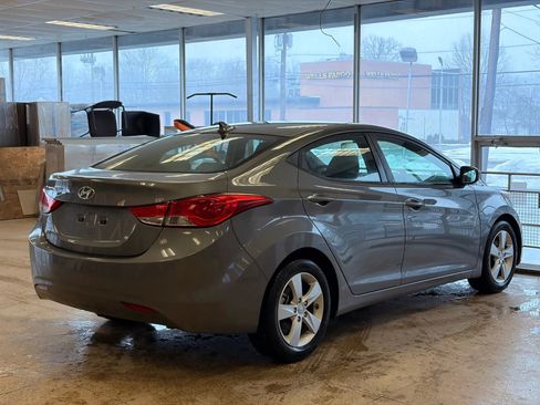 Used 2013 Hyundai Elantra GLS w/ Preferred Pkg image 7
