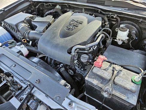 Used 2023 Toyota Tacoma TRD Sport image 18