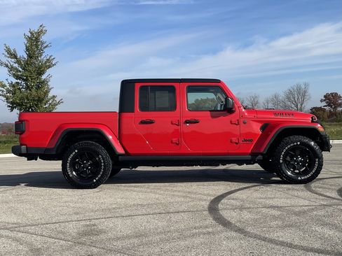 Used 2024 Jeep Gladiator Sport image 24