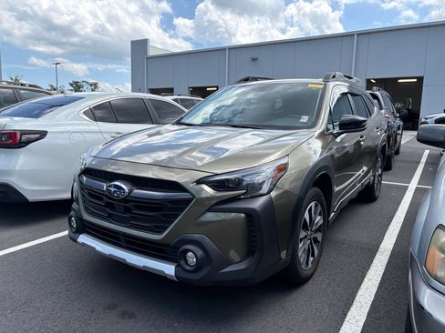 Certified 2025 Subaru Outback Limited AWD/4WD image 3