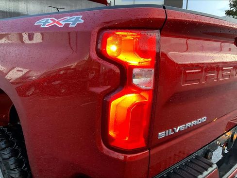 Used 2021 Chevrolet Silverado 1500 Custom image 24