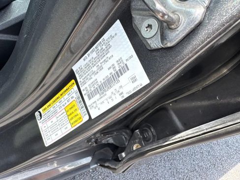 Used 2018 Ford Fusion SE w/ Equipment Group 601A FWD image 23