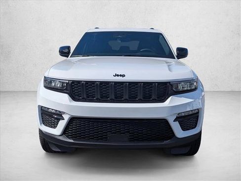 New 2025 Jeep Grand Cherokee Limited w/ Black Appearance Package image 2