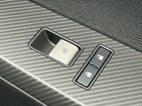 Used 2025 Mitsubishi Outlander SE AWD/4WD image 41