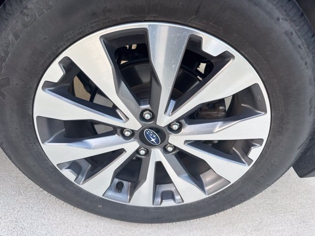 Used 2017 Subaru Outback 3.6R Touring w/ Popular Package #5A AWD/4WD image 10