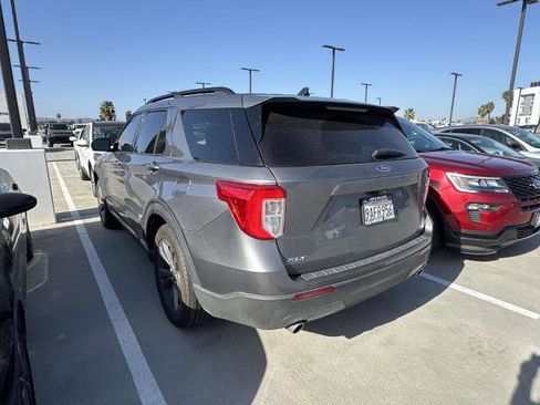 Certified 2022 Ford Explorer XLT w/ Equipment Group 202A image 10