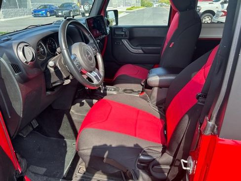 Used 2018 Jeep Wrangler Sport AWD/4WD image 9