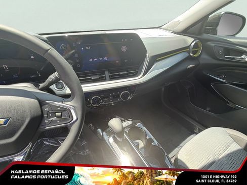 Used 2024 Chevrolet Trax LT w/ Driver Confidence Package FWD image 17
