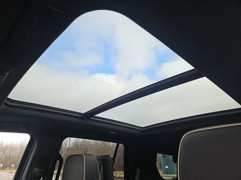 New 2026 GMC Yukon Elevation w/ Elevation Premium Package image 15