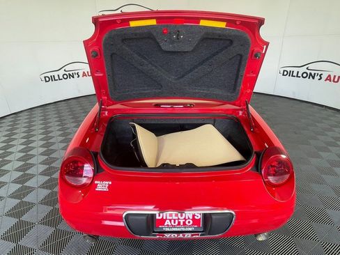 Used 2005 Ford Thunderbird RWD image 6