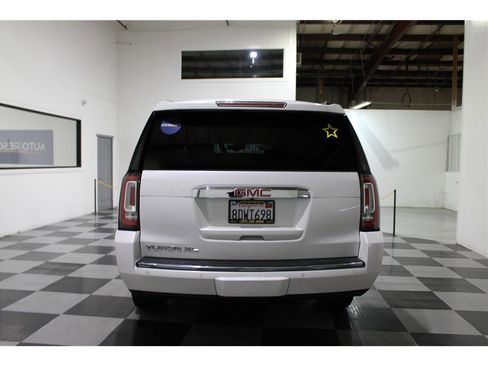 Used 2018 GMC Yukon XL Denali w/ Denali Ultimate Package image 5