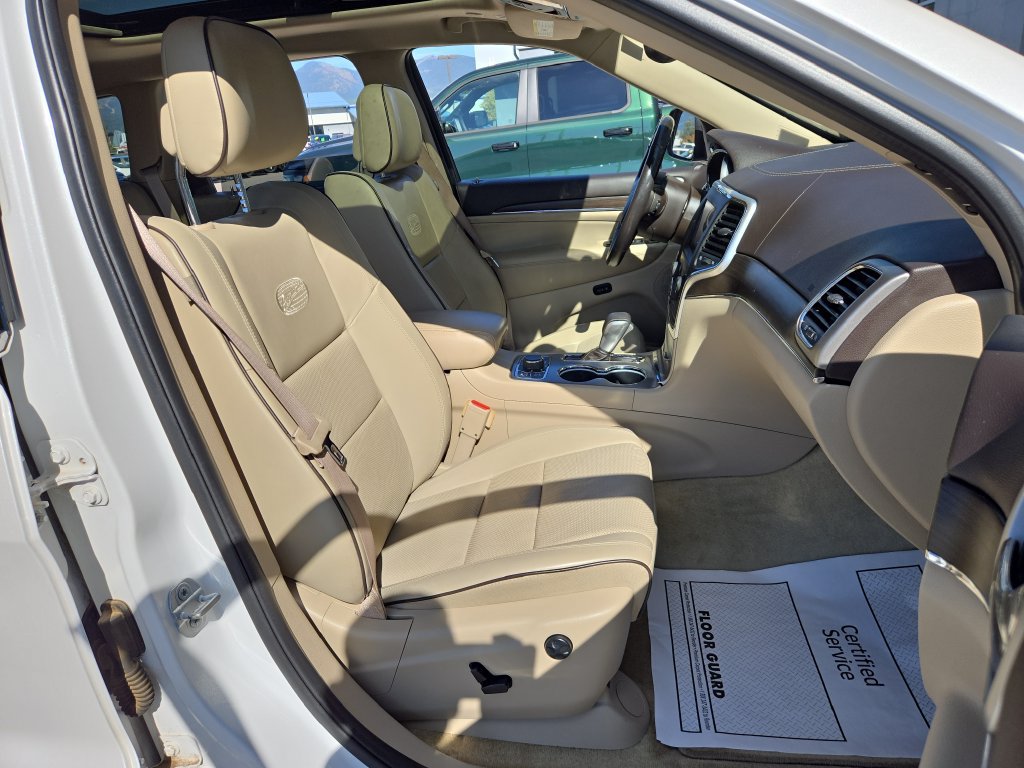 Used 2018 Jeep Grand Cherokee Overland AWD/4WD image 17