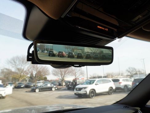 Used 2023 Land Rover Range Rover SE image 21