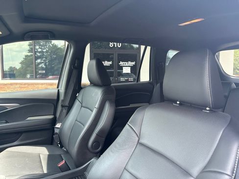 Used 2023 Honda Passport EX-L image 3