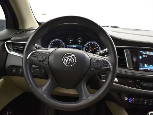 Used 2018 Buick Enclave Essence image 29