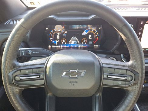 Used 2024 Chevrolet Colorado Trail Boss w/ Technology Package image 25