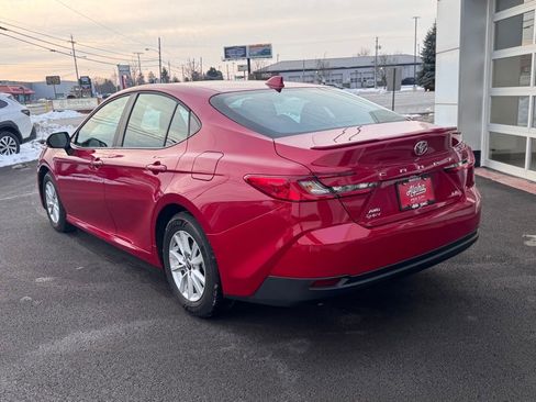 Used 2025 Toyota Camry LE image 3
