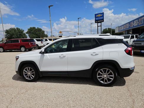 Used 2024 GMC Terrain SLT AWD/4WD image 5
