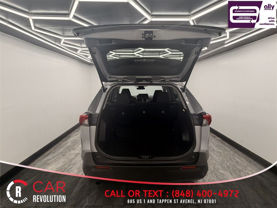 Used 2025 Toyota RAV4 LE AWD/4WD image 7