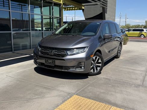 Used 2025 Honda Odyssey EX-L image 2