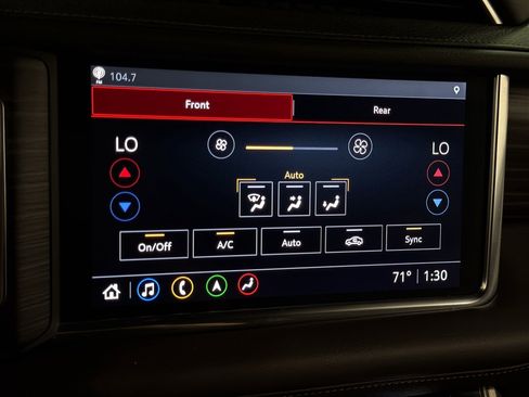 Used 2021 GMC Yukon Denali w/ Denali Premium Package image 23