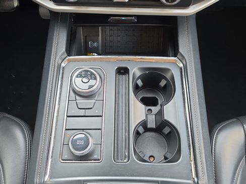 Used 2024 Ford Expedition Max XLT AWD/4WD image 8
