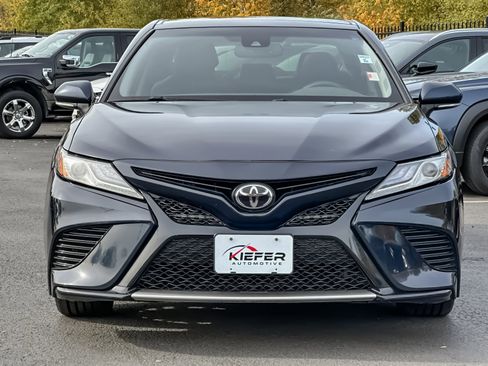 Used 2019 Toyota Camry XSE image 9