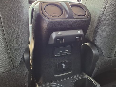 Used 2025 Jeep Wrangler Unlimited Sahara AWD/4WD image 24