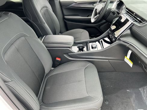 New 2026 Jeep Grand Cherokee Laredo X image 8