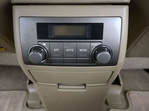 Used 2009 Toyota Highlander Limited FWD image 12