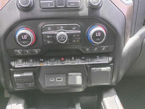Used 2020 Chevrolet Silverado 2500 High Country w/ Z71 Off-Road Package AWD/4WD image 15
