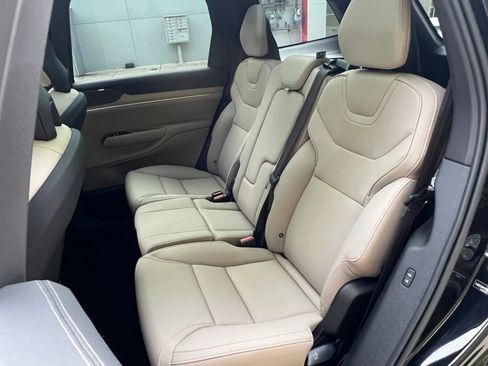 Used 2025 Volvo EX90 Plus AWD/4WD image 35