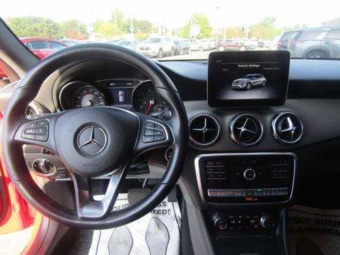 Used 2019 Mercedes-Benz GLA 250 4MATIC image 21